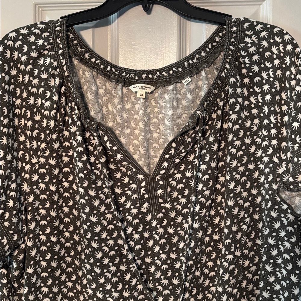 Max Studio Gray With White Leaf Pattern Tie Front… - image 5